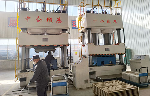 木屑托盤液壓機-全自動PLC控制免蒸熏環(huán)保設備